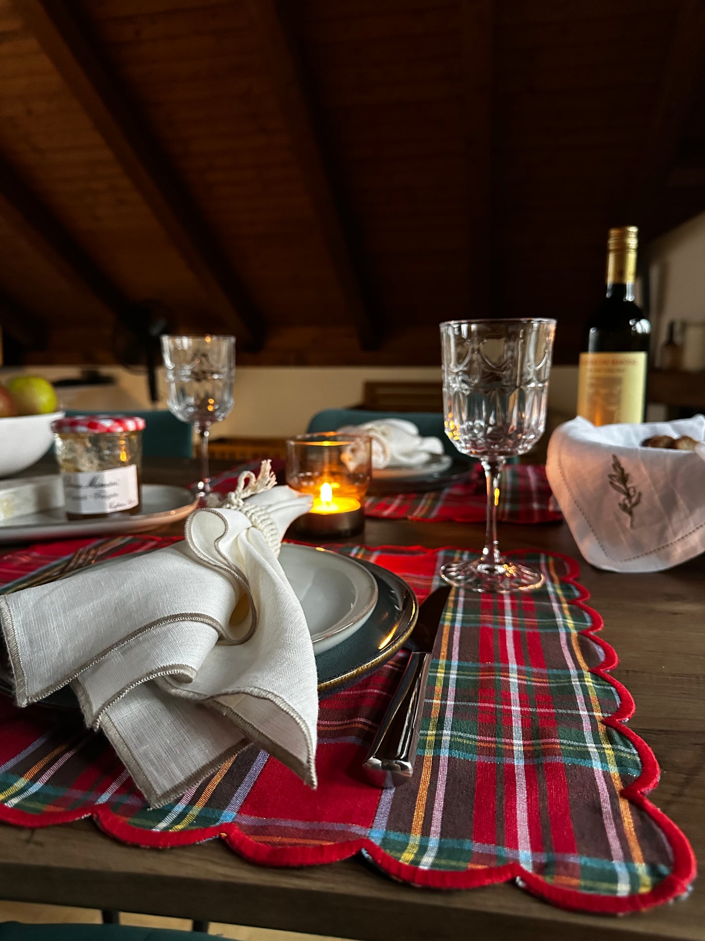 Tartan Placemat with Ruffle, Red and Green
