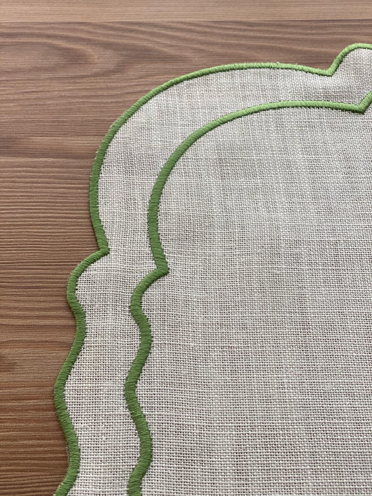 Burlap and White Linen Placemat, Amália