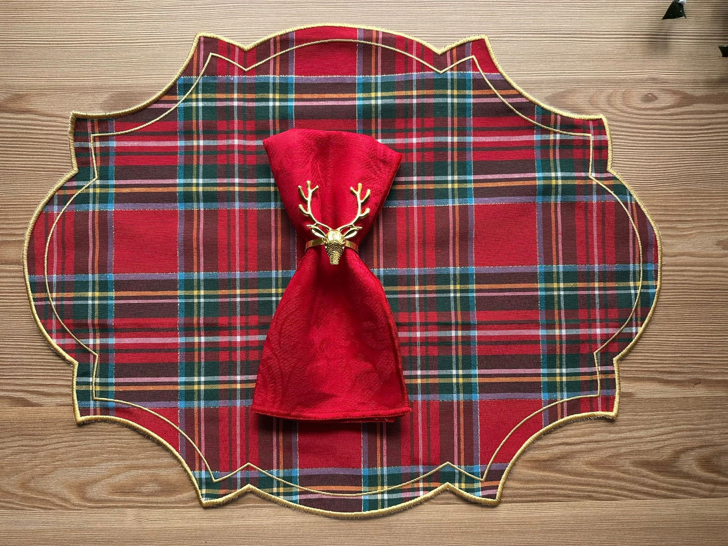 Red Tartan Placemat with Gold Border