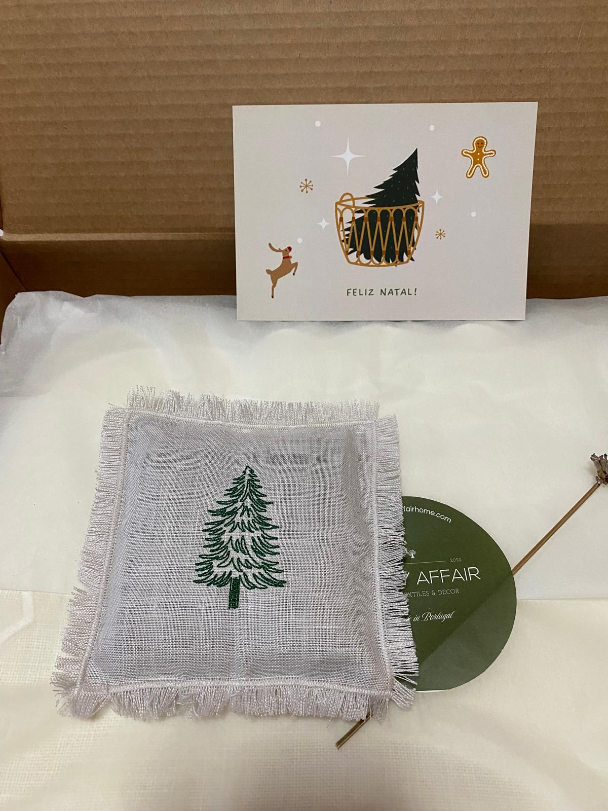 Almofada de Linho com Alfazema e Bordados Artesanais