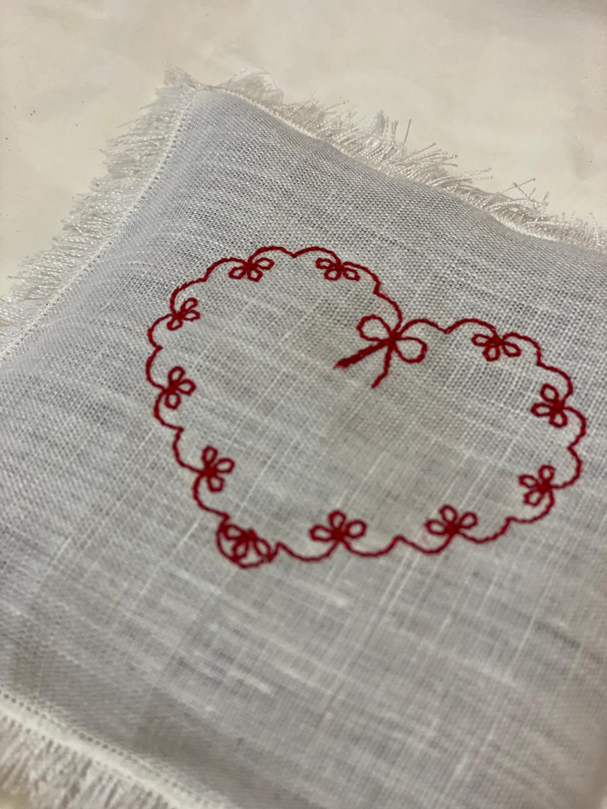 Almofada de Linho com Alfazema e Bordados Artesanais