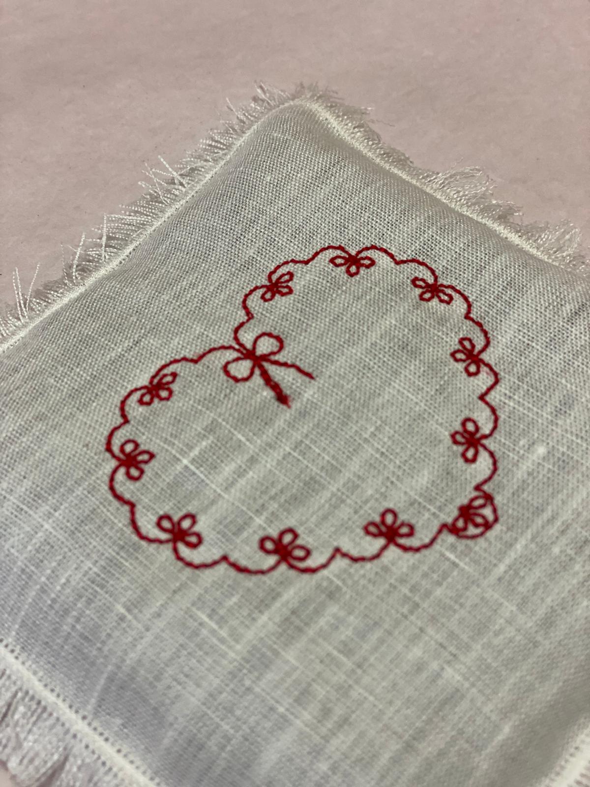 Almofada de Linho com Alfazema e Bordados Artesanais