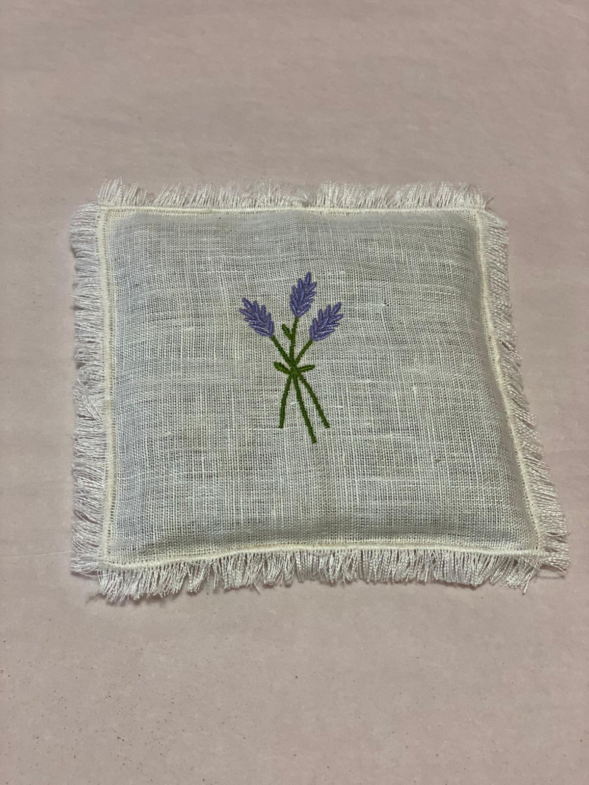 Almofada de Linho com Alfazema e Bordados Artesanais